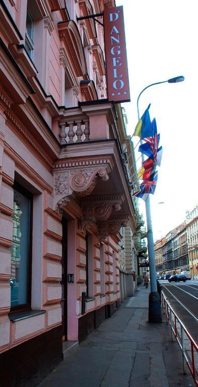 D'angelo Prag
